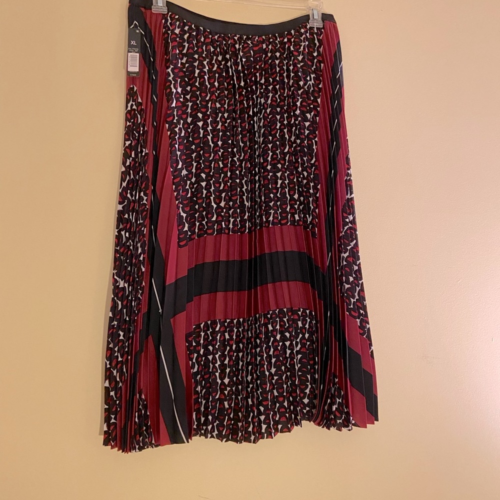Long pleated skirt